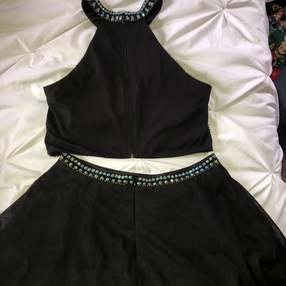 Two Piece Formal Dress - Picture 7 of 8